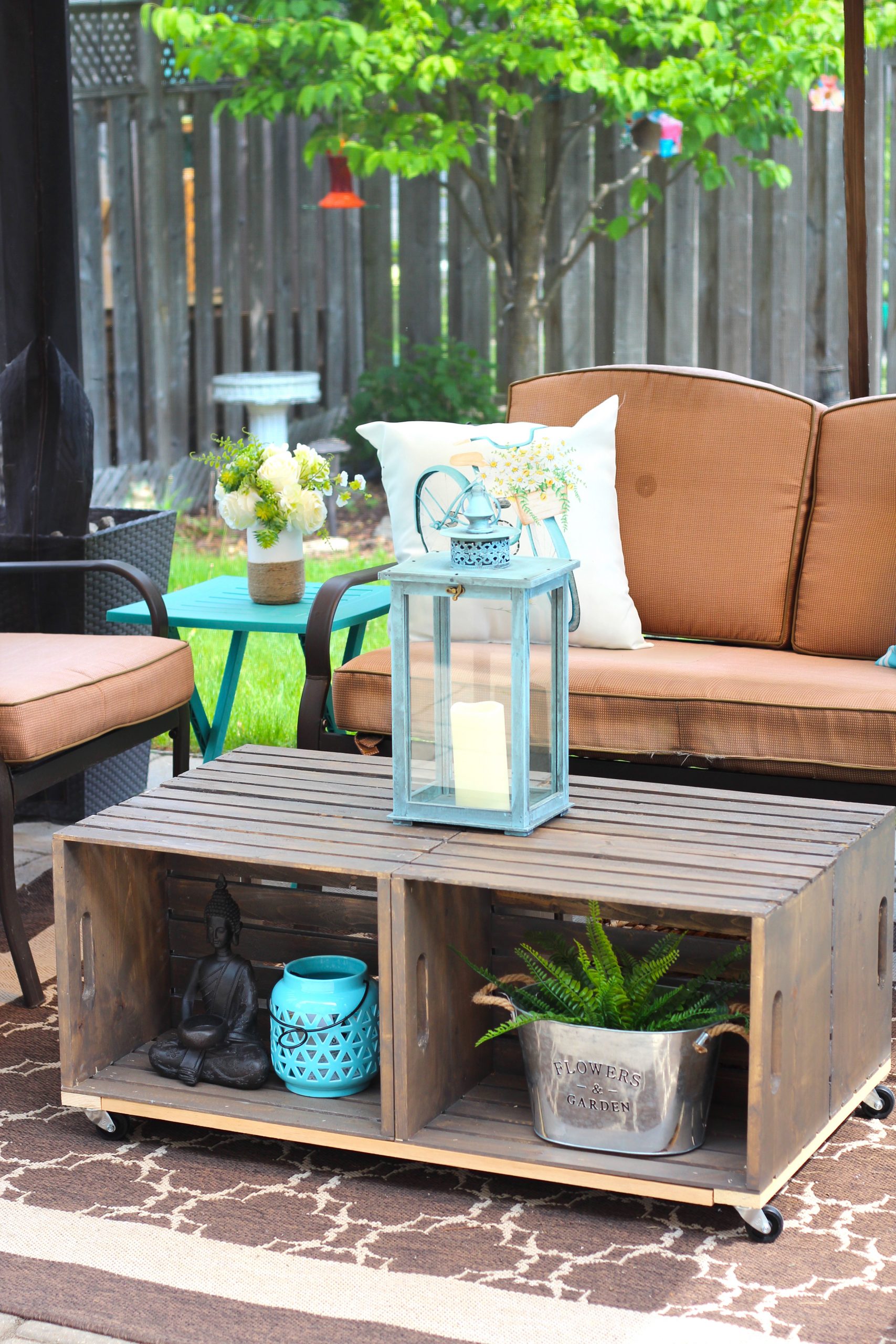 Sister spend Creep DIY Outdoor Crate Coffee Table with Wheels {Rustic, Farmhouse} - Feeling  Nifty