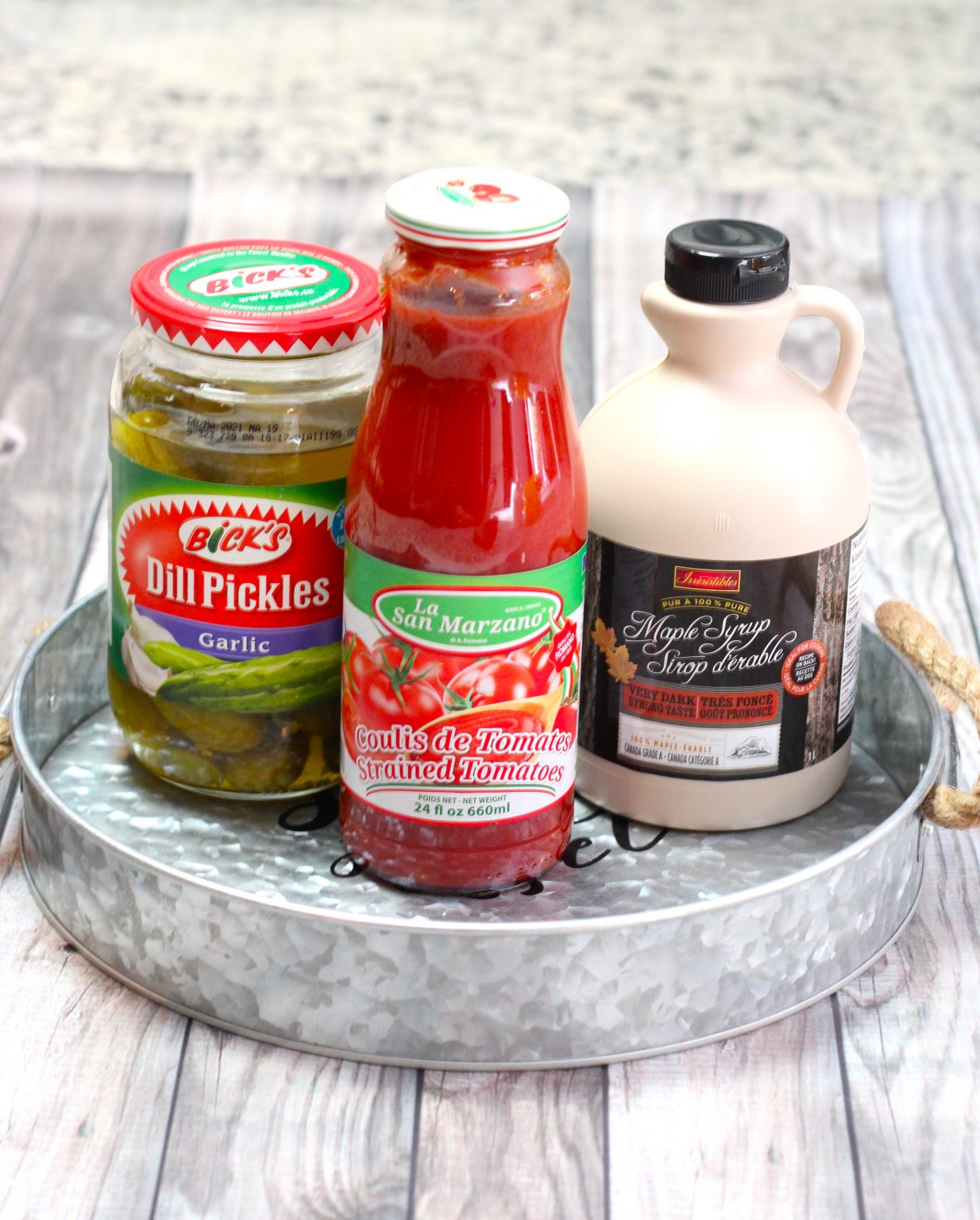 How to Paint Glass/Mason Jars for Farmhouse Decor