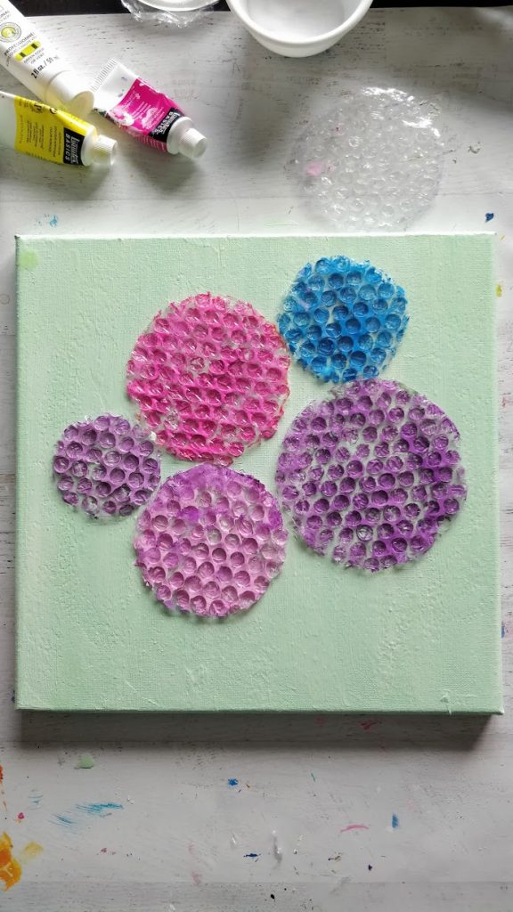 How to Paint Hydrangeas in a Jar Using Qtips and Bubble Wrap {Easy}