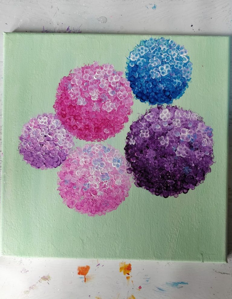 How to Paint Hydrangeas in a Jar Using Qtips and Bubble Wrap {Easy}
