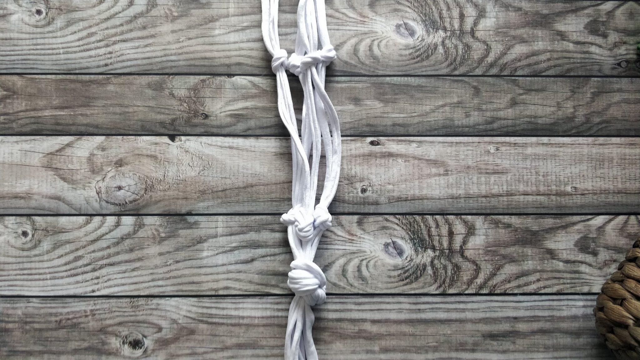 5 Minute Macrame Plant Hanger Diy Tutorial Feeling Nifty