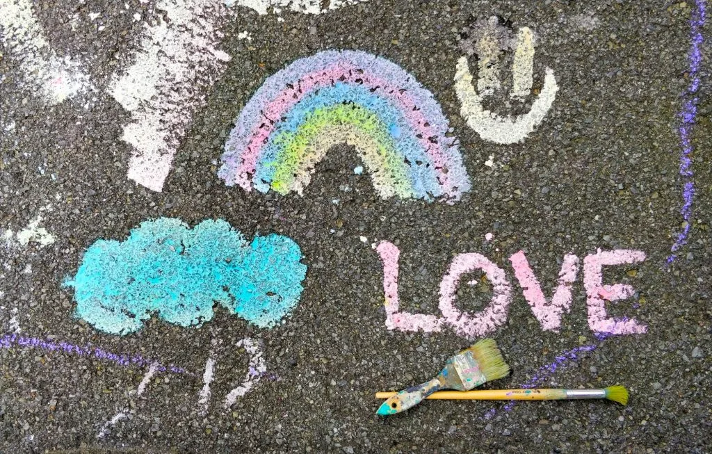 DIY Sidewalk Chalk Paint - Awesome Colorful Summer Activity!
