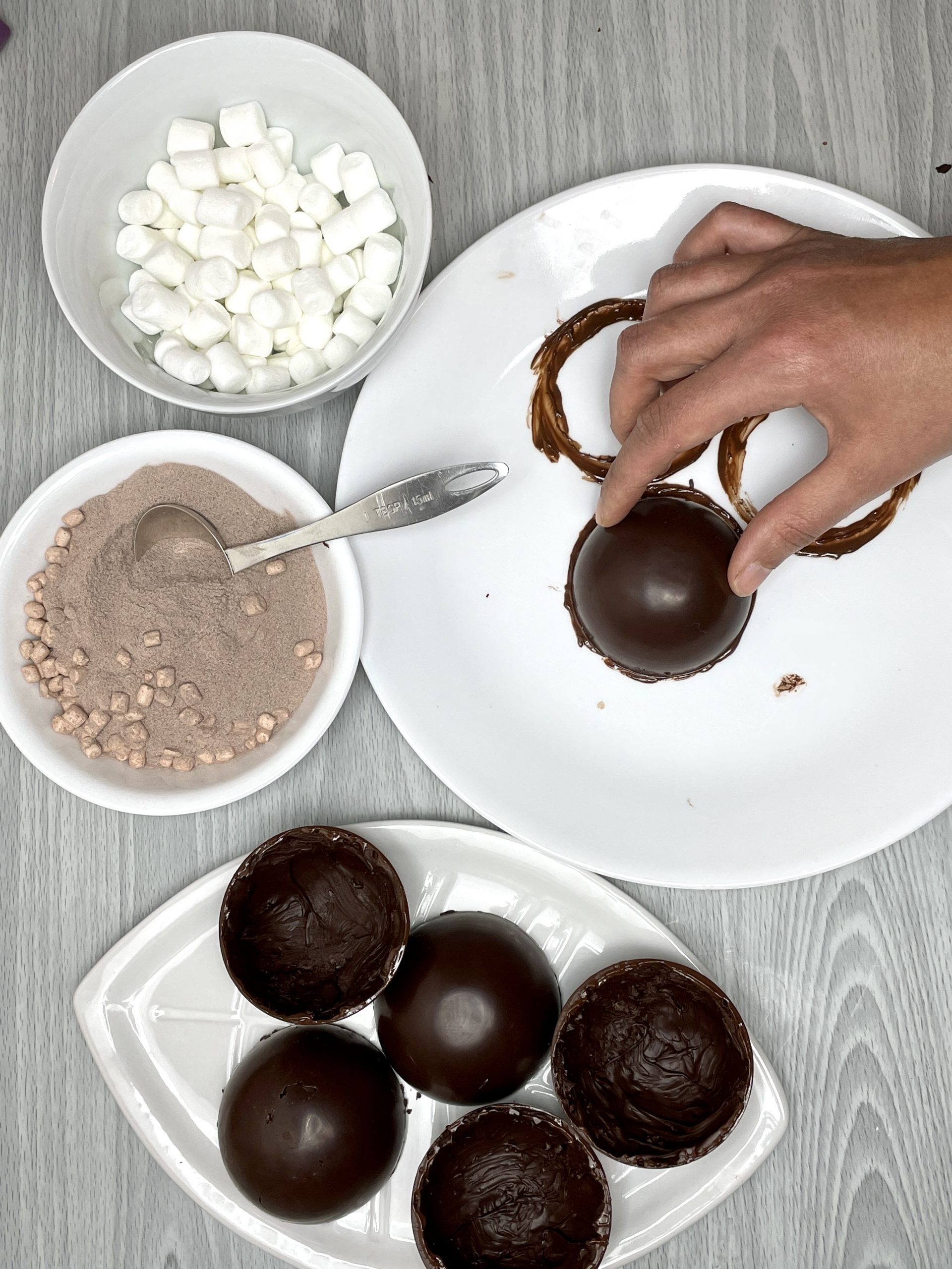 hot chocolate bombs melting edges