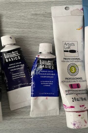 why does acrylic paints smell bad