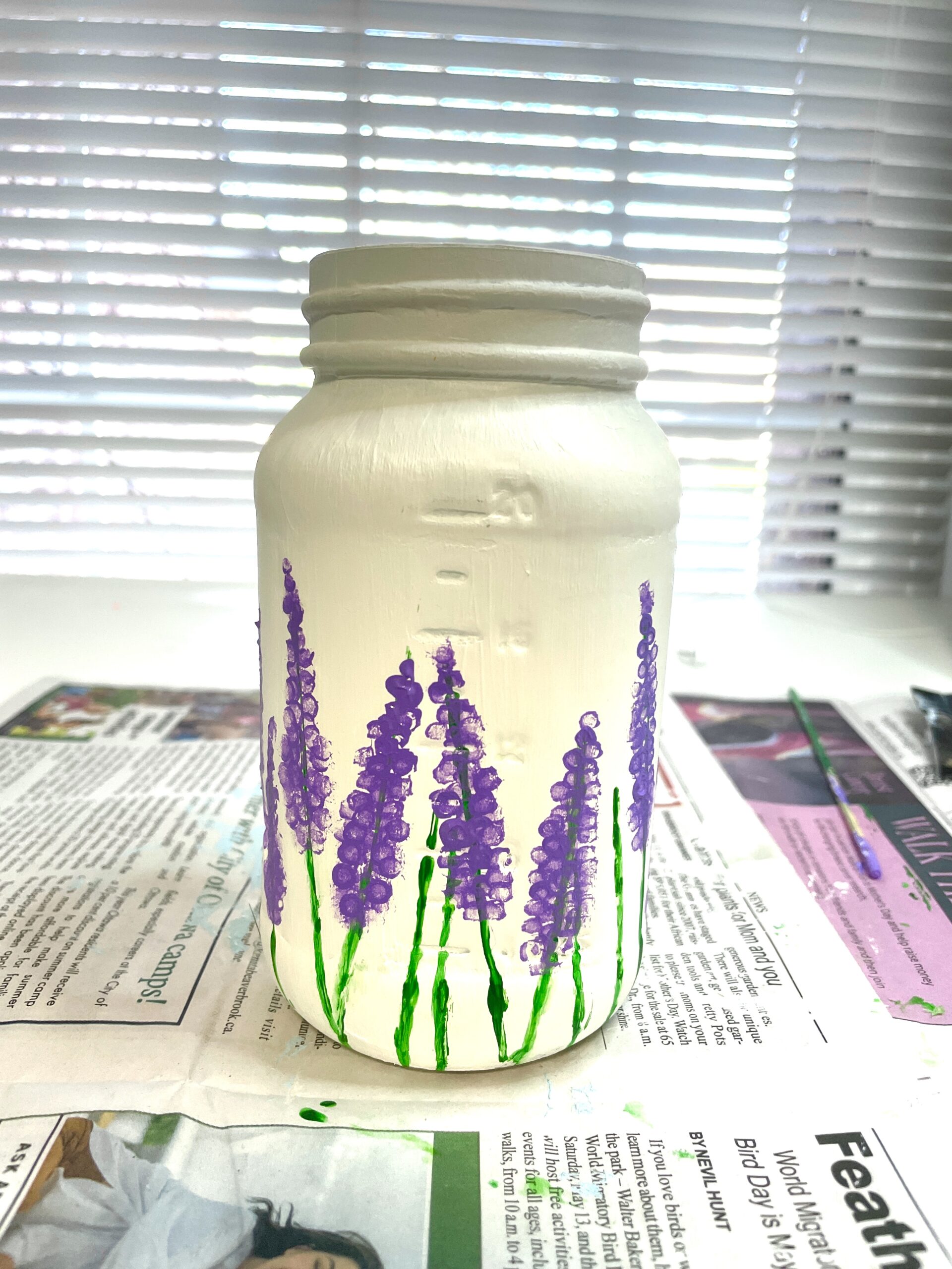 how to paint mason jars with lavender flowers